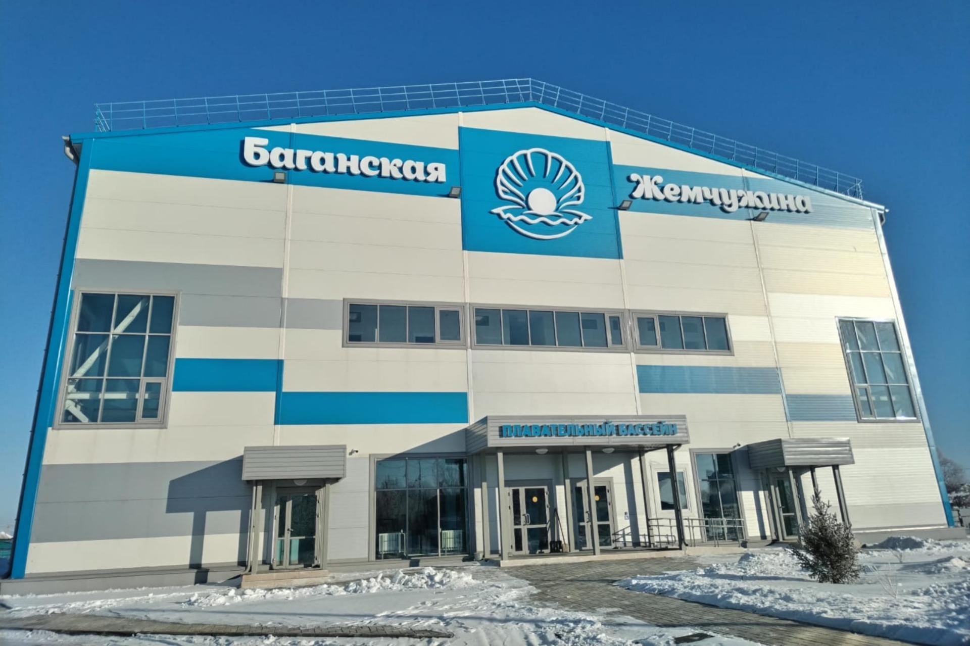 НЕЖНОСТЬ ВОДЫ НАДЕЖНЕЙ ВСЕГО, ЧТО Я ЗНАЮ
