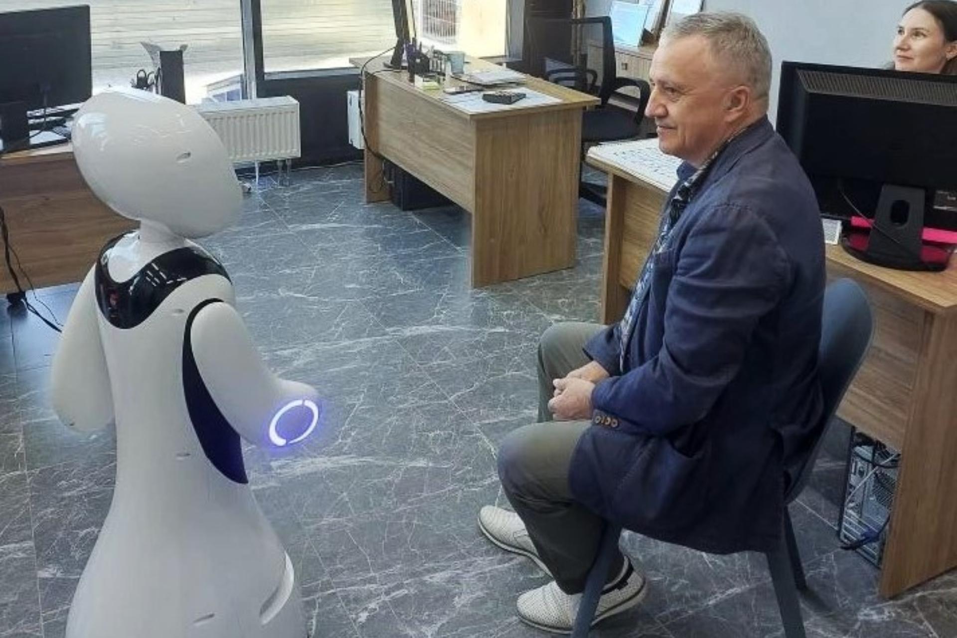ЛЮДЯМ В ПОМОЩЬ