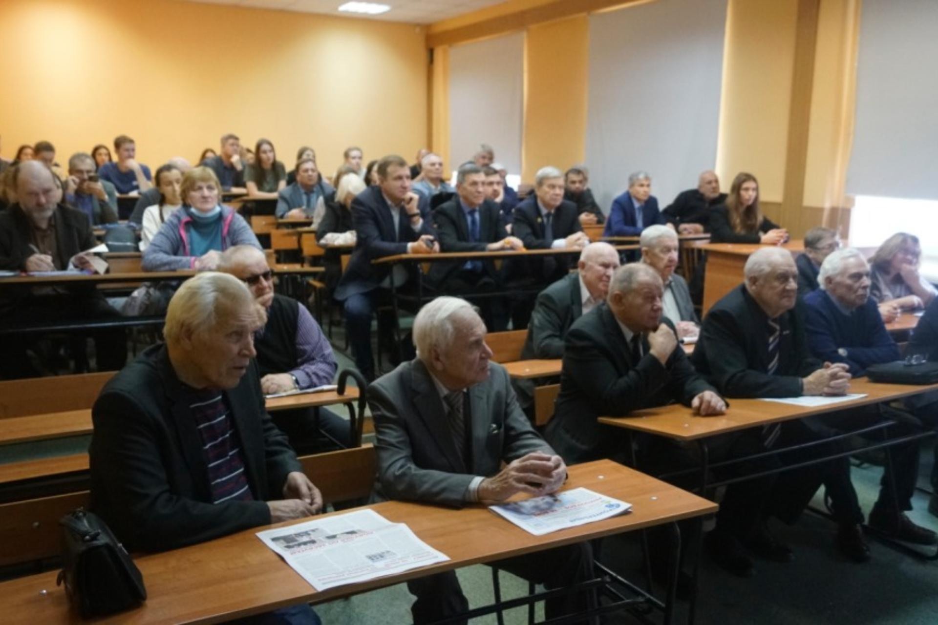 НЕ КАЖДОМУ ДАНО ТАК ЩЕДРО ЖИТЬ…