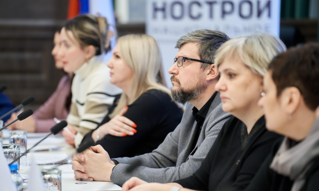 КАДРЫ: СЕЕМ ПРОФИЦИТ