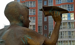 ВКЛАДЫВАЮТ В СТРОИТЕЛЬСТВО